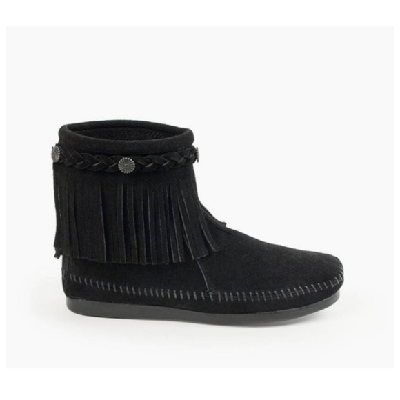 Minnetonka | High Top Back-Zip Black Fringe Moccasin Boots - Missing Insoles - Picture 1 of 16